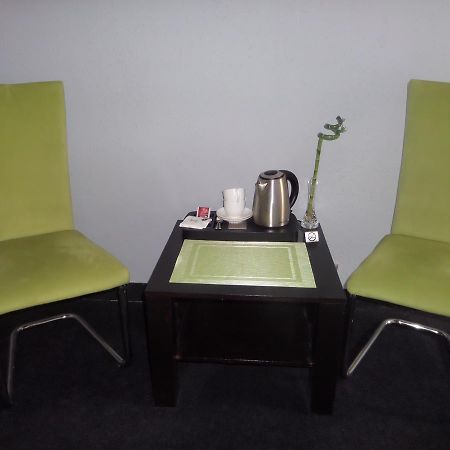 Incepcja 33 Hostel Wroclaw Bagian luar foto