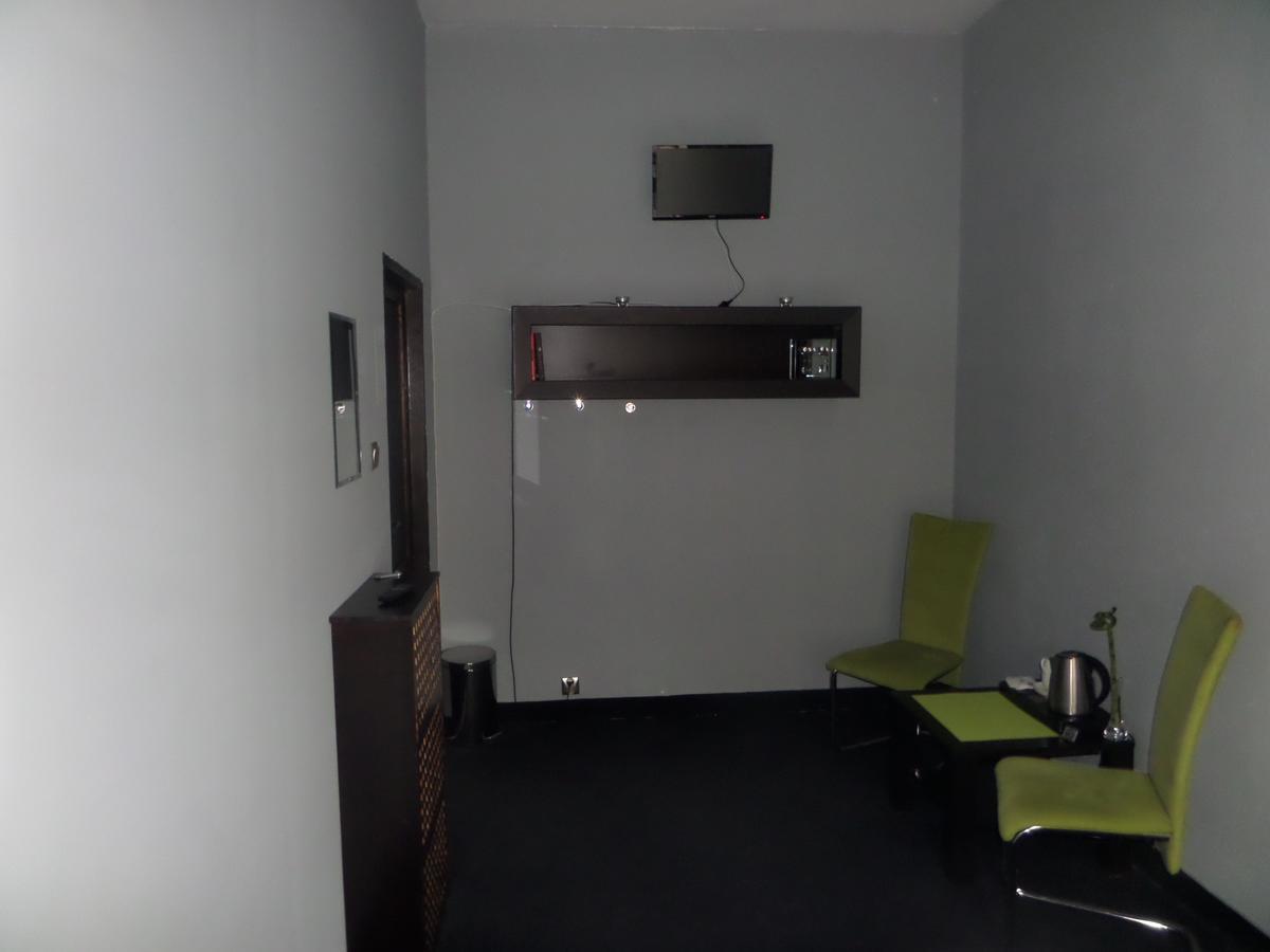 Incepcja 33 Hostel Wroclaw Bagian luar foto