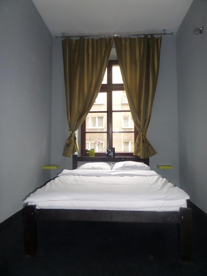 Incepcja 33 Hostel Wroclaw Bagian luar foto