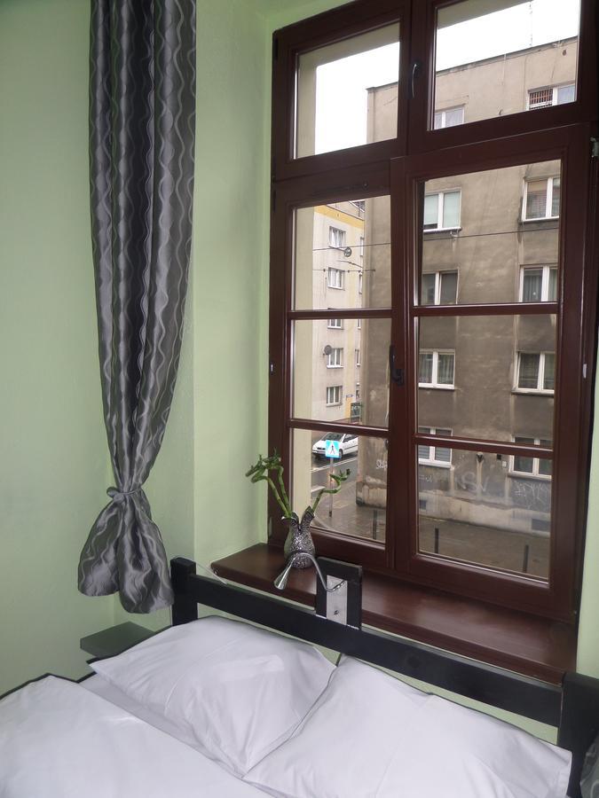 Incepcja 33 Hostel Wroclaw Bagian luar foto