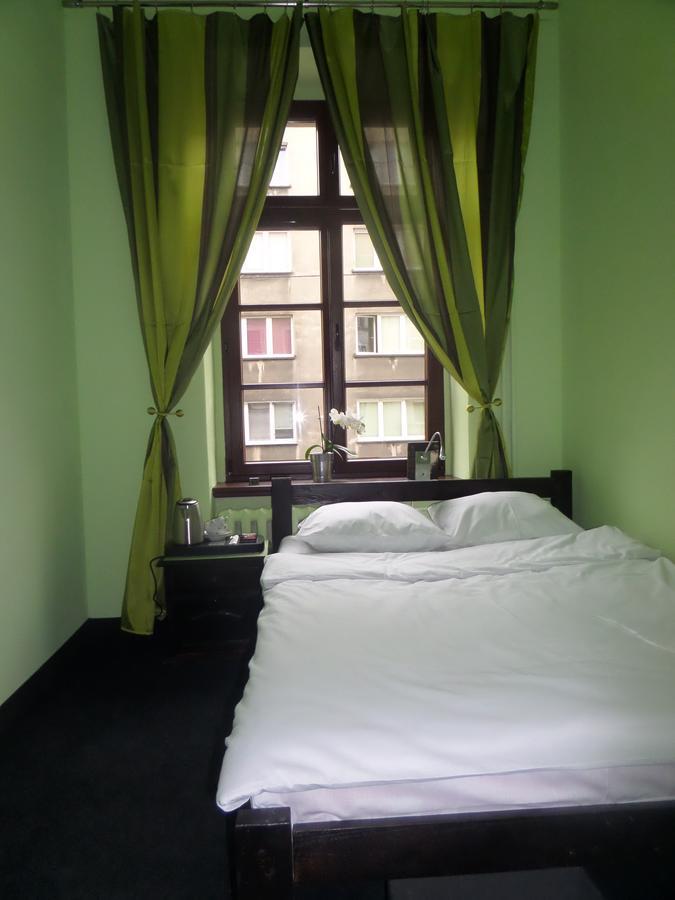 Incepcja 33 Hostel Wroclaw Bagian luar foto