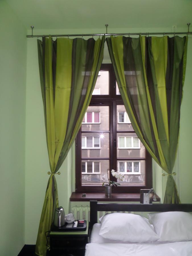 Incepcja 33 Hostel Wroclaw Bagian luar foto