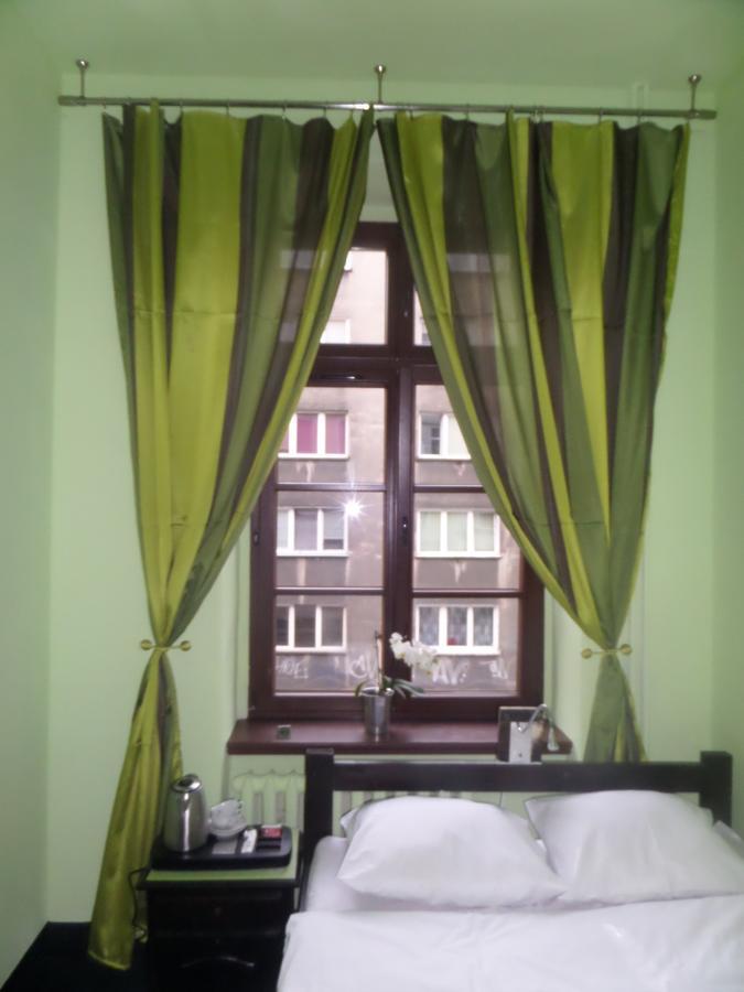Incepcja 33 Hostel Wroclaw Bagian luar foto